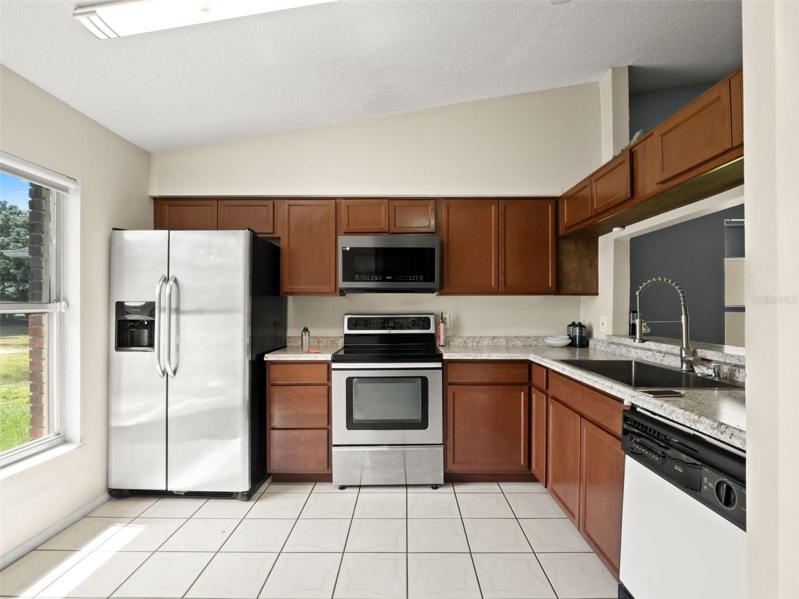 8937 Valencia Gardens Dr Property Photo 6
