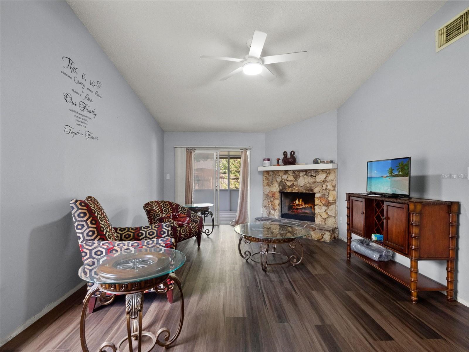 8937 Valencia Gardens Dr Property Photo 10