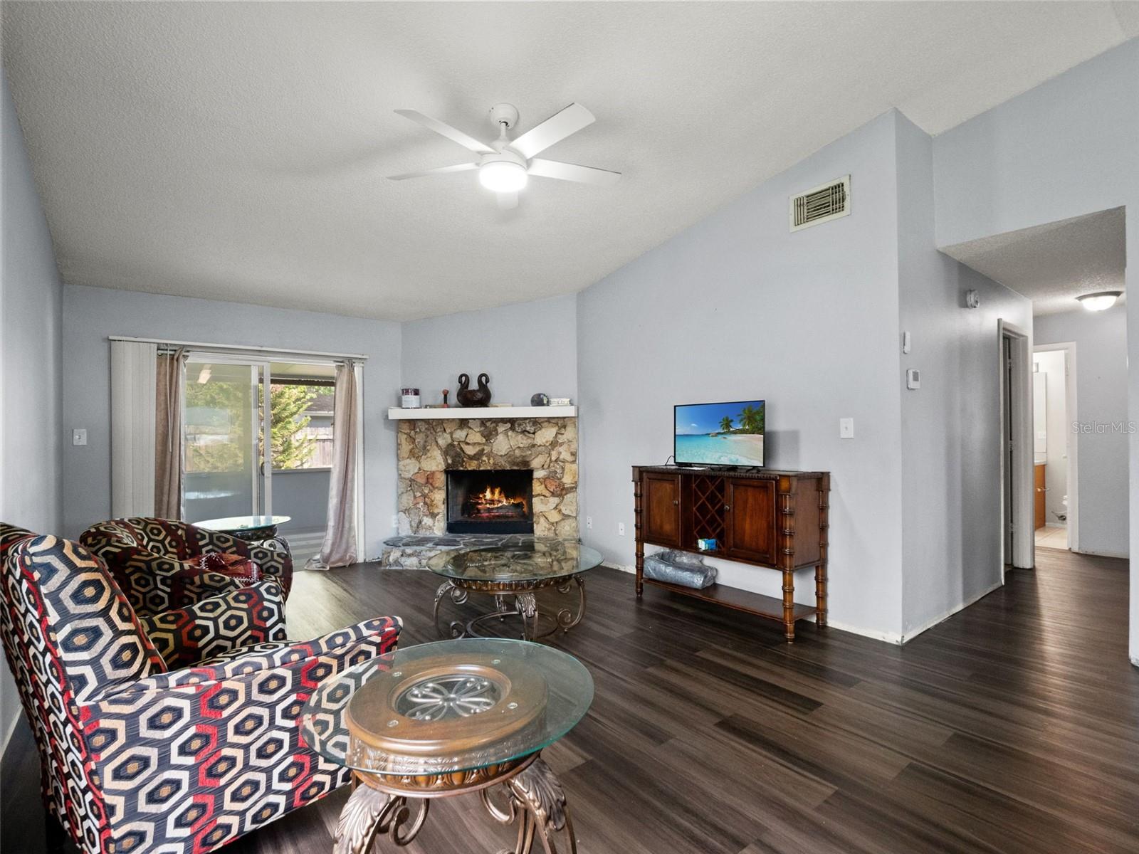 8937 Valencia Gardens Dr Property Photo 11