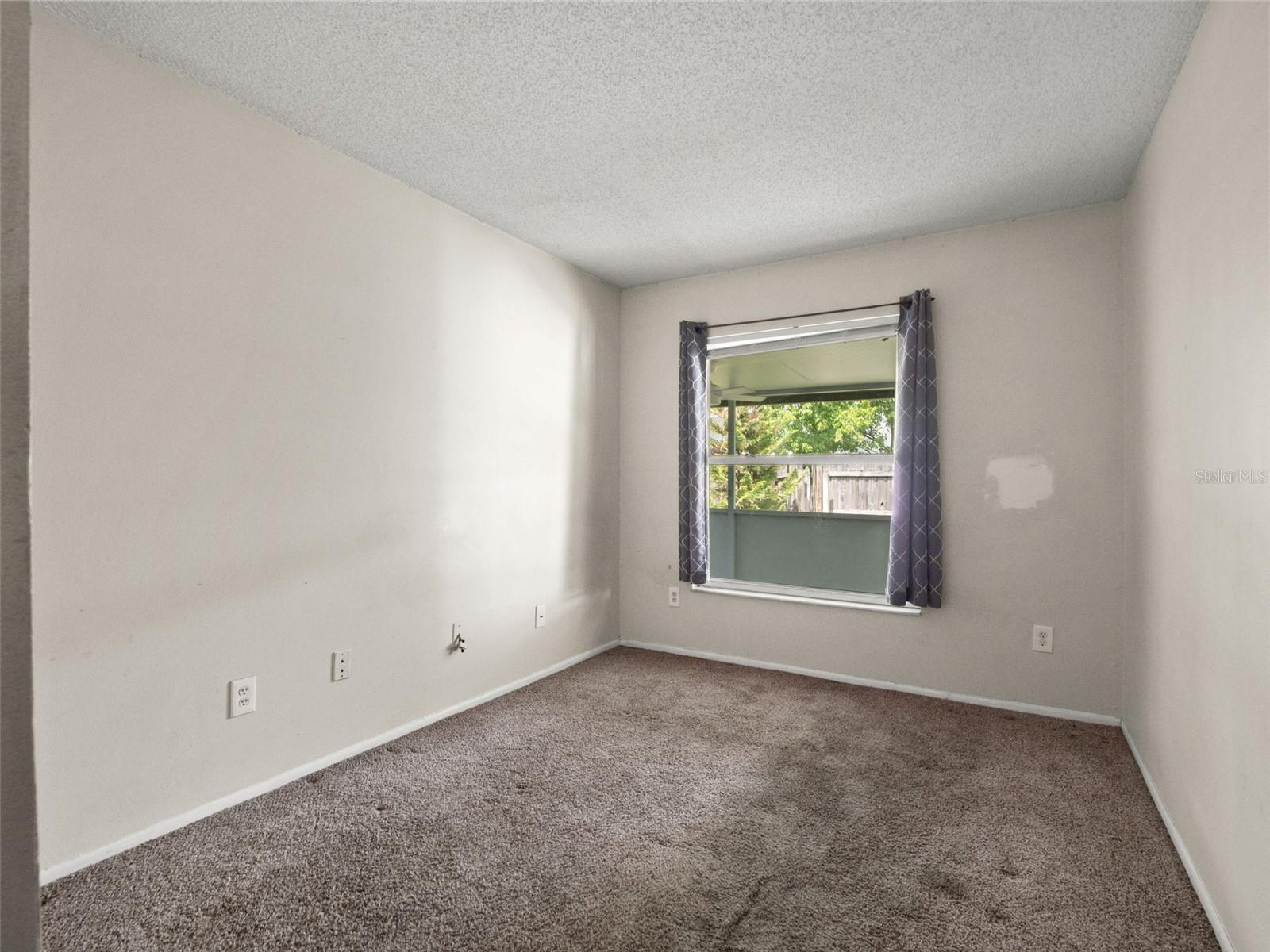 8937 Valencia Gardens Dr Property Photo 18