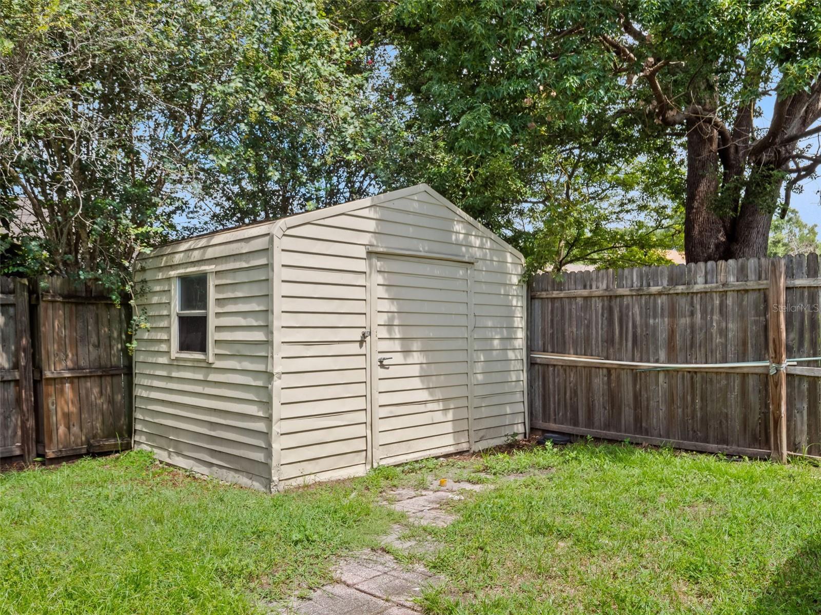8937 Valencia Gardens Dr Property Photo 21