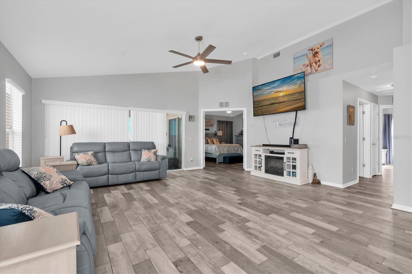 9535 Patrician Dr Property Photo 11