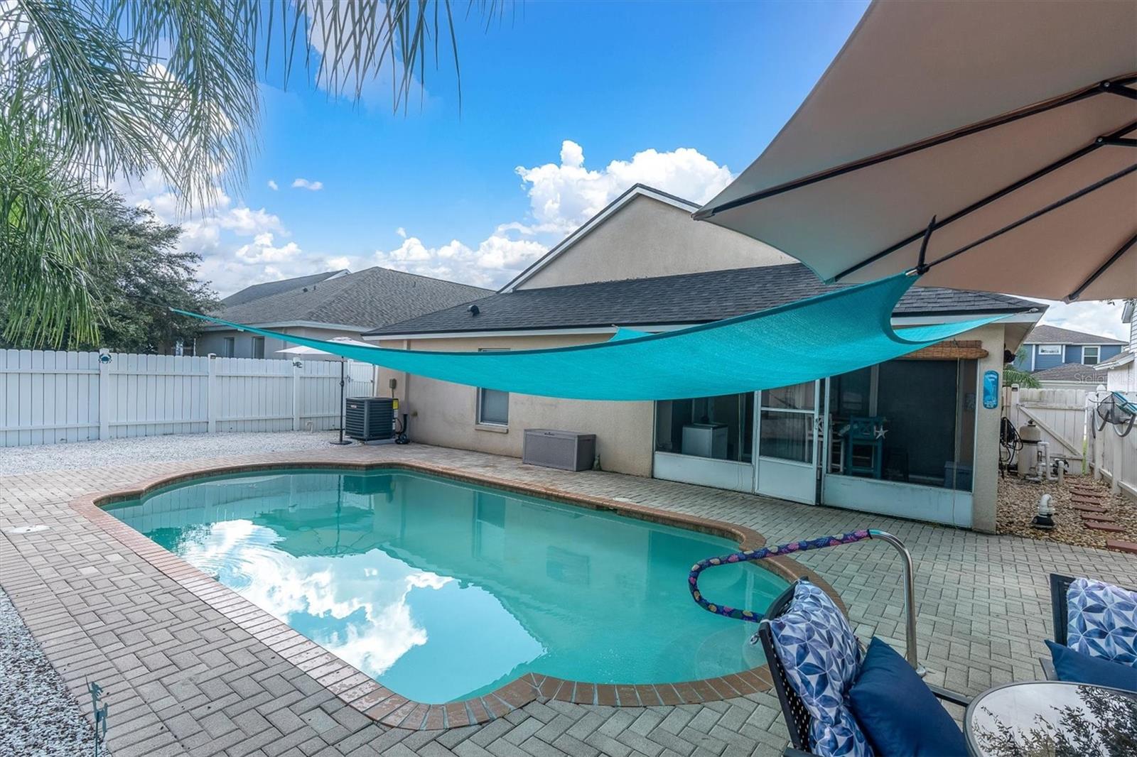 9535 Patrician Dr Property Photo 32