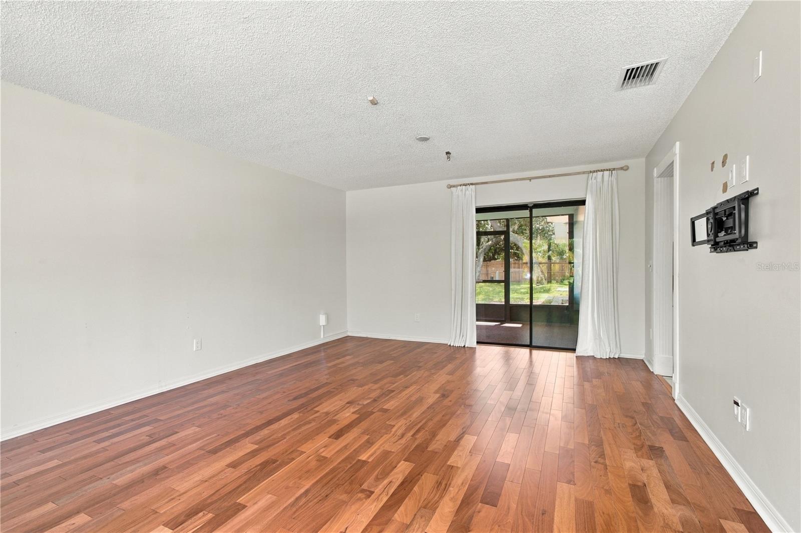 1507 Poinsettia Ave Property Photo 9