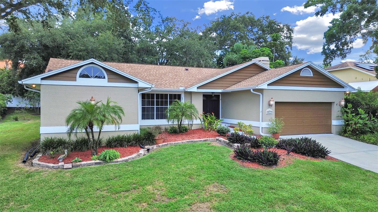 611 Tomoka Dr Property Photo 1
