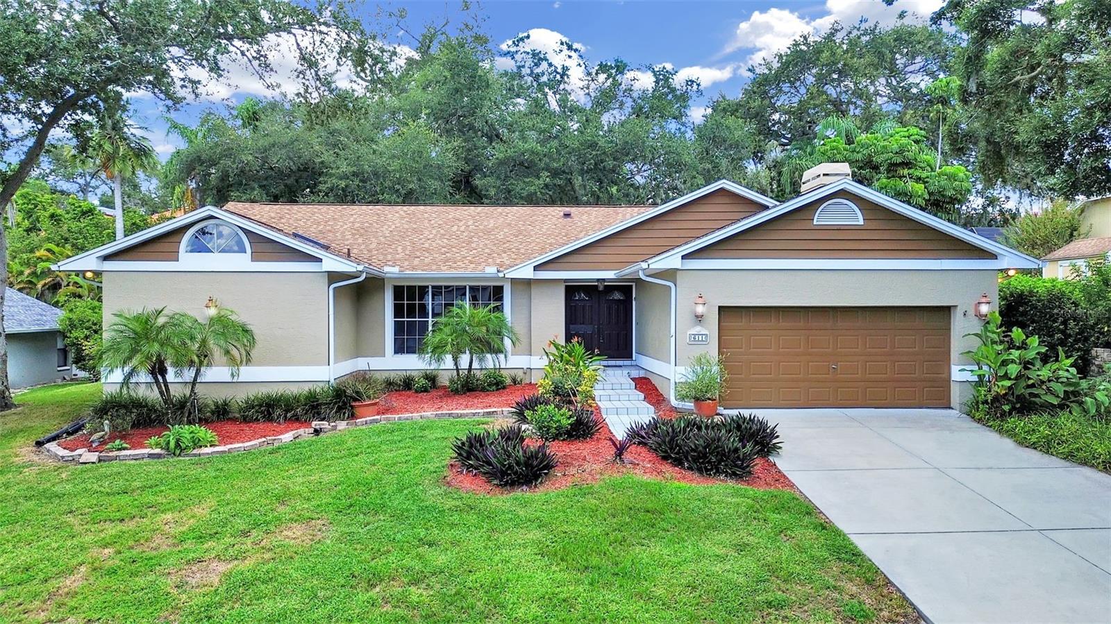 611 Tomoka Dr Property Photo 2