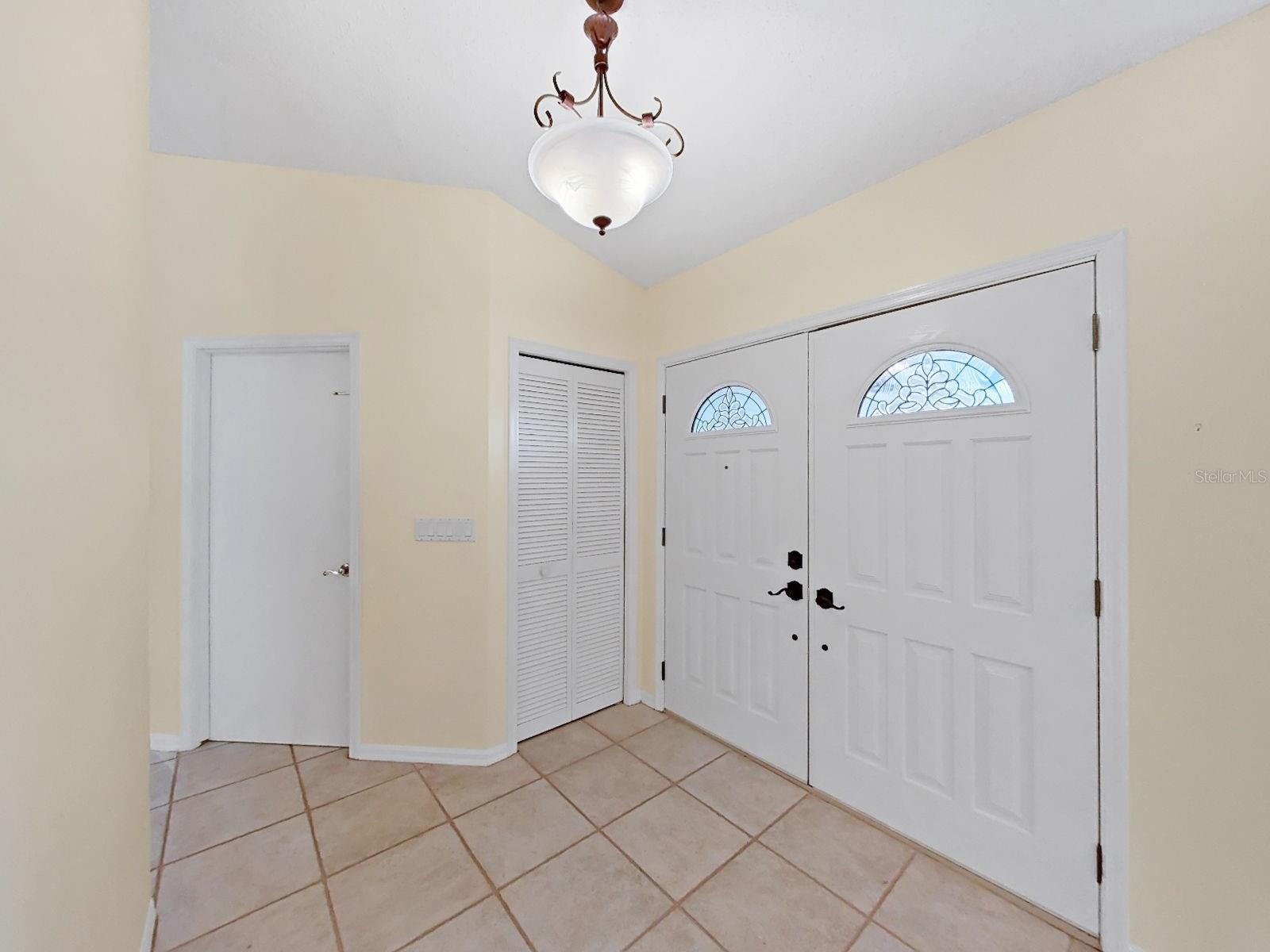 611 Tomoka Dr Property Photo 6