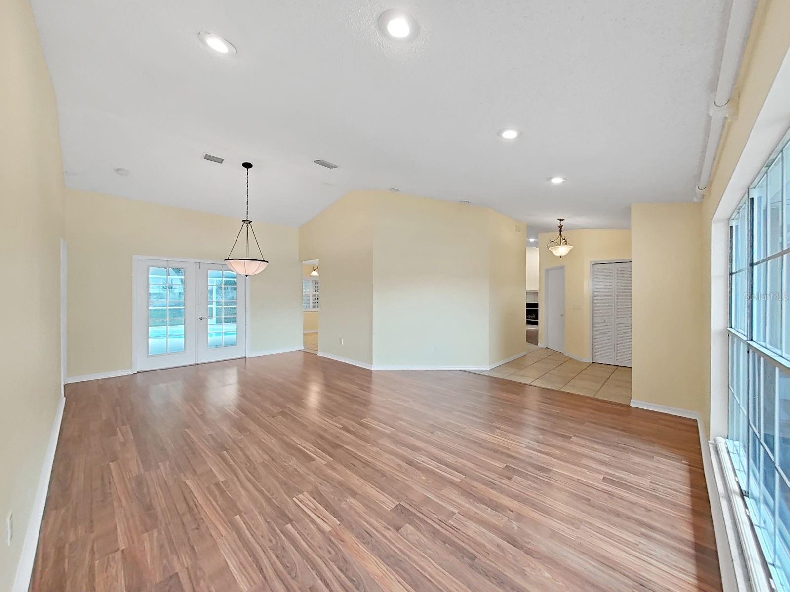 611 Tomoka Dr Property Photo 9