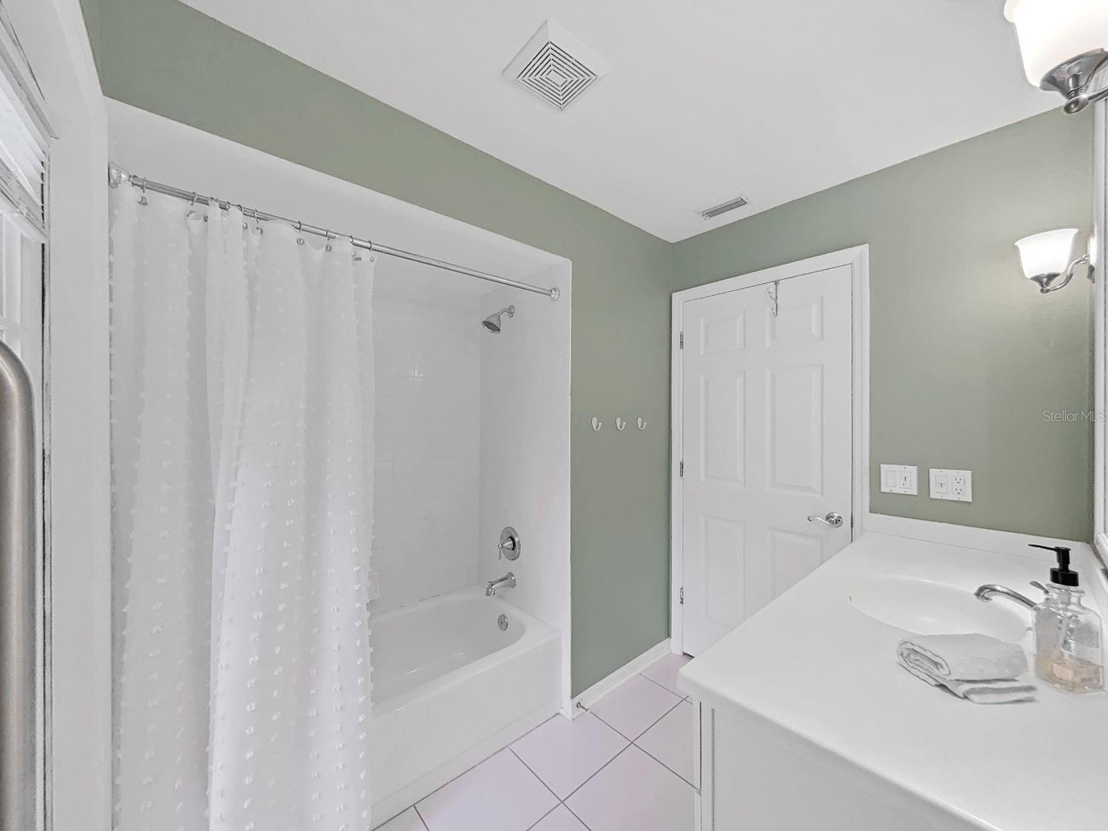 611 Tomoka Dr Property Photo 36