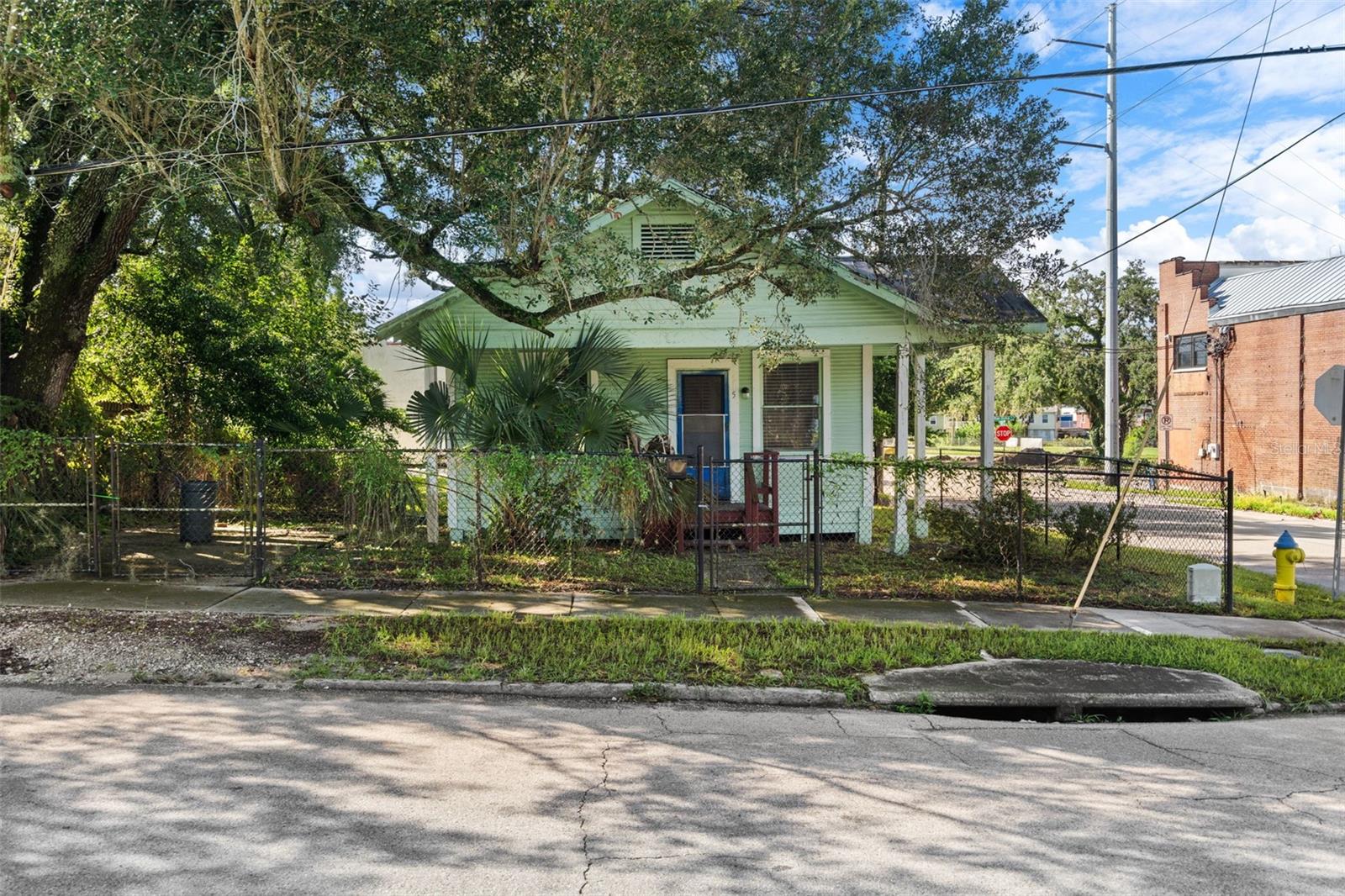 915 E Sitka St Property Photo 1