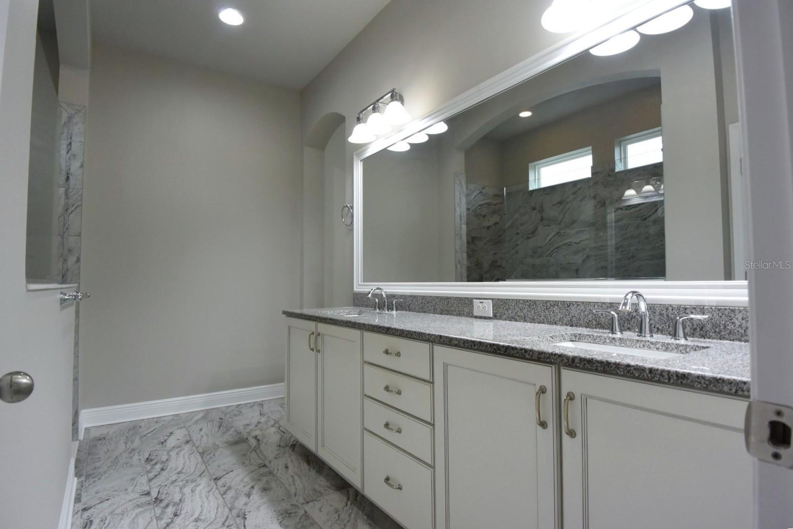 14735 Caravan Ave Property Photo 43