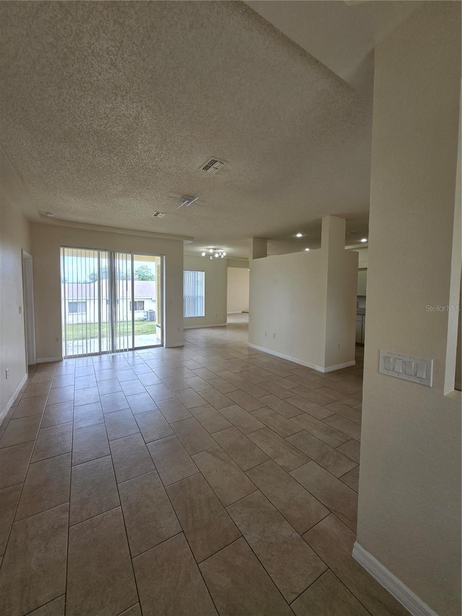 13130 Odham St Property Photo 3