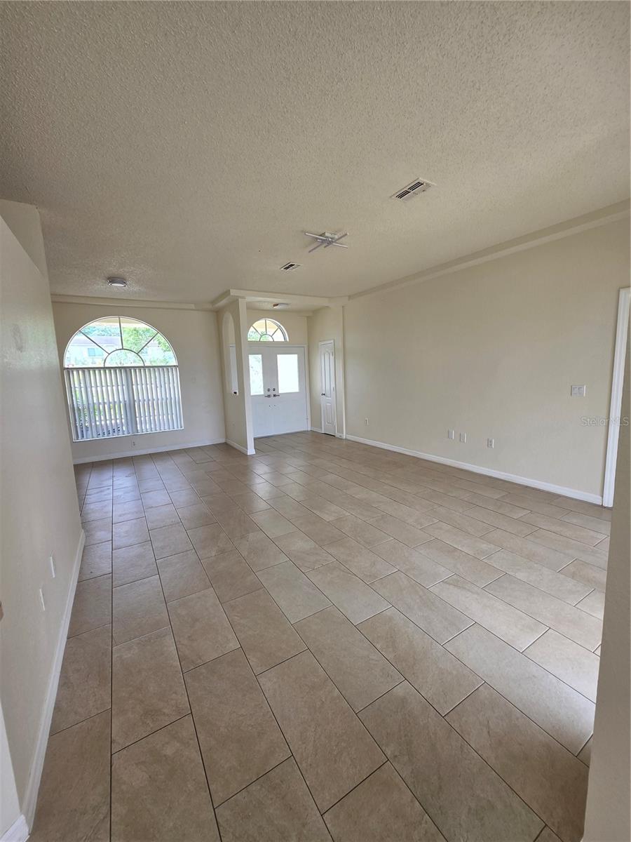 13130 Odham St Property Photo 5