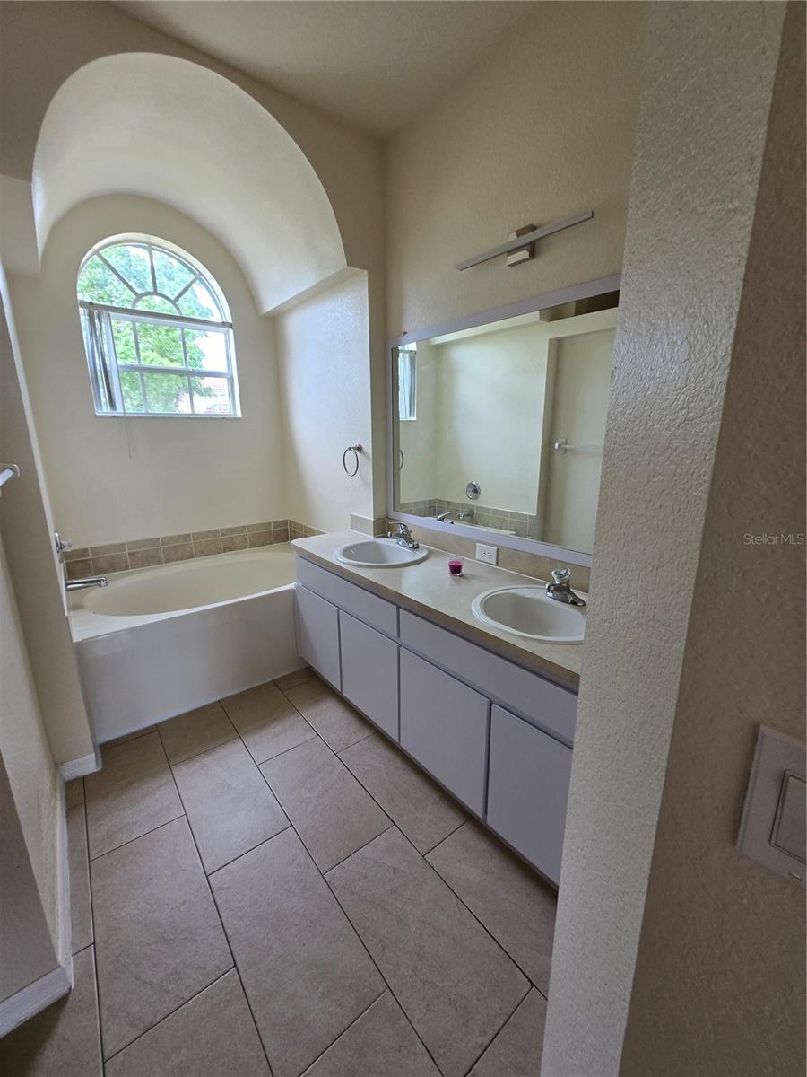 13130 Odham St Property Photo 8