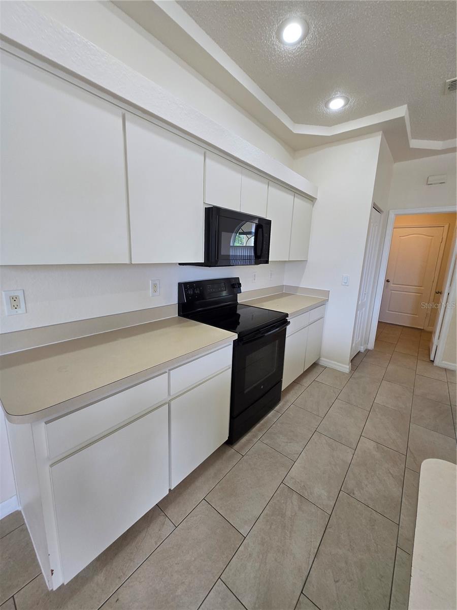 13130 Odham St Property Photo 9