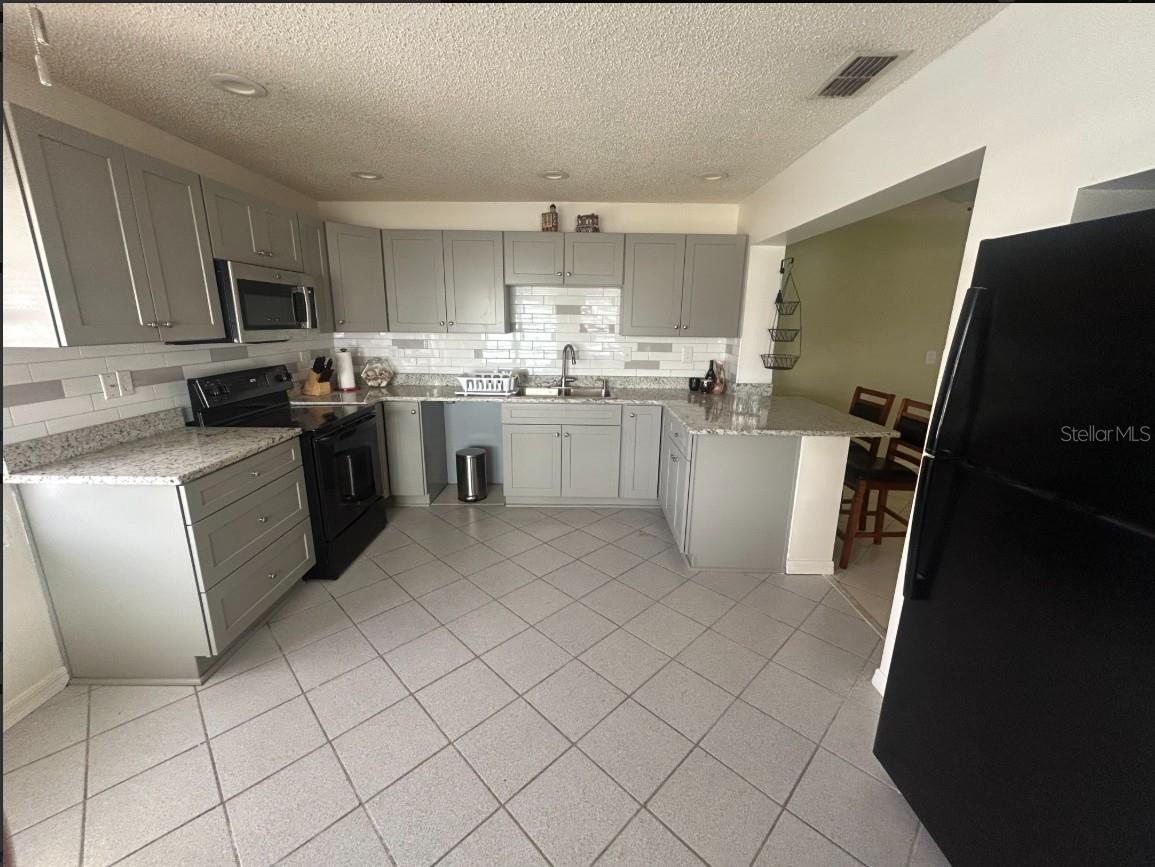 3303 Minnow Creek Dr Property Photo 7