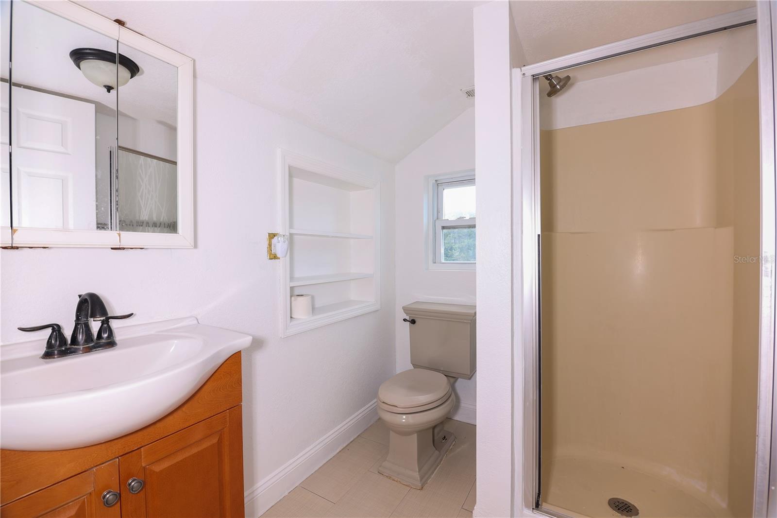 1655 Drew St Property Photo 9