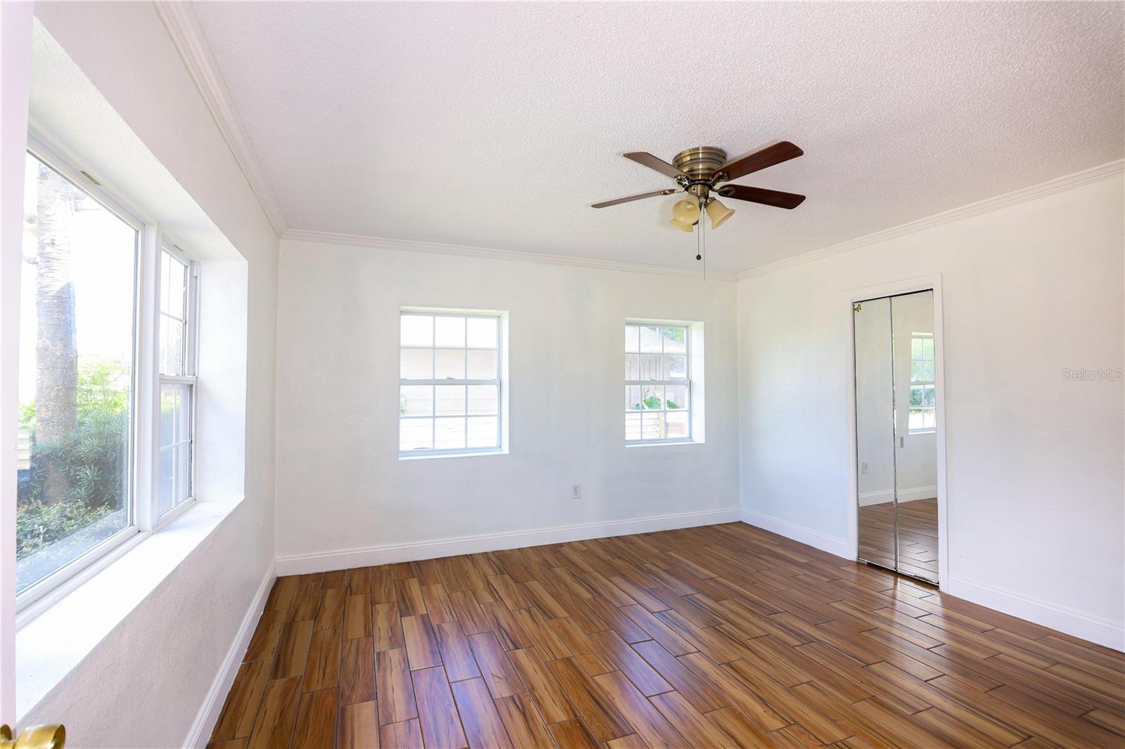 1655 Drew St Property Photo 17