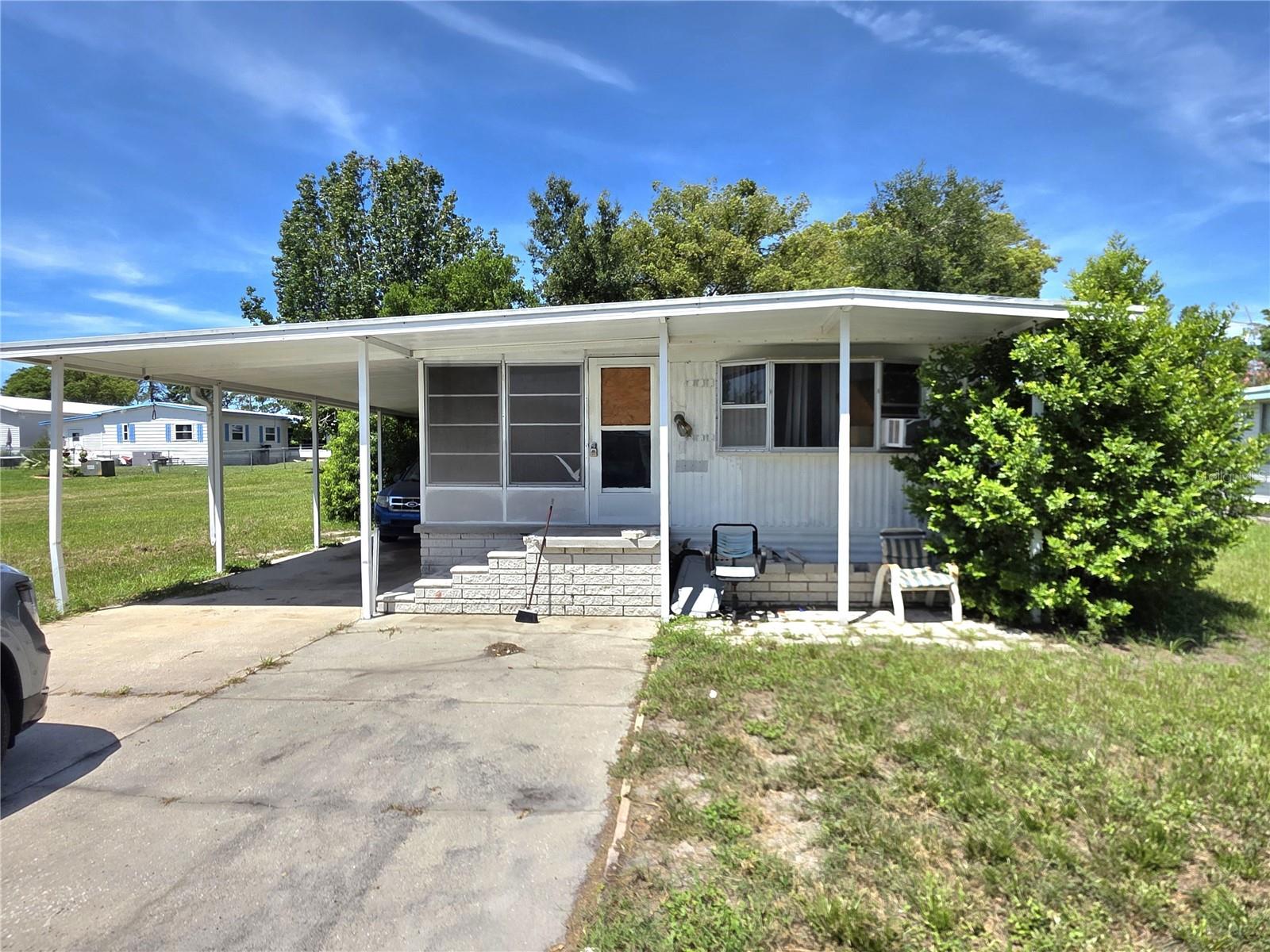 8095 Western Circle Dr Property Photo 1