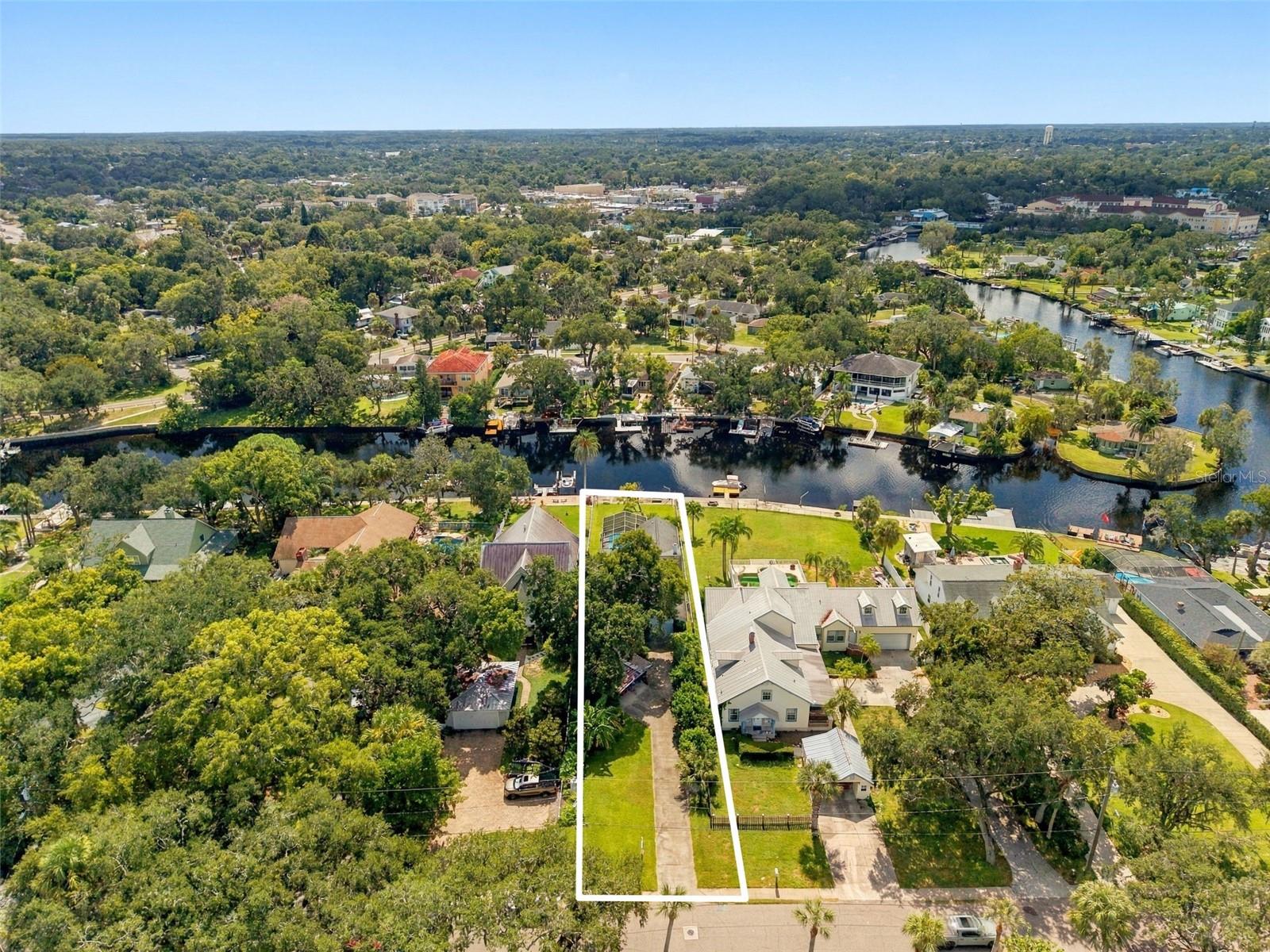 6674 RIVER RD Property Photo 1