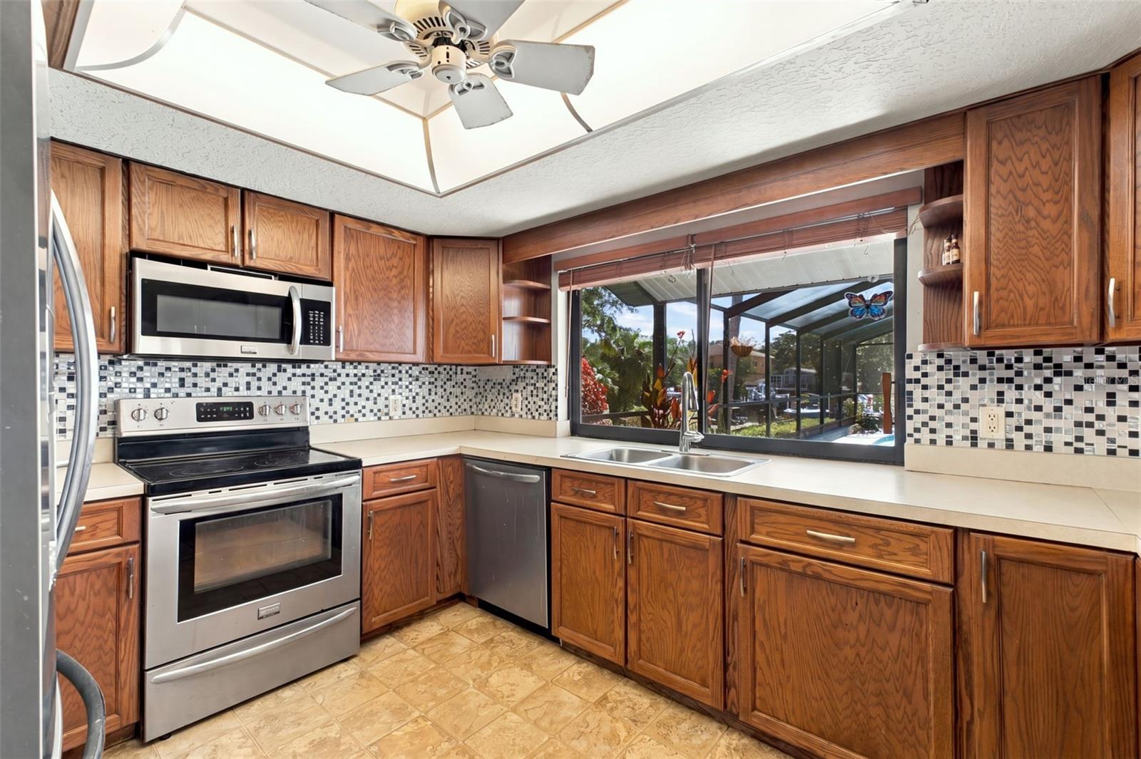 6674 River Rd Property Photo 10