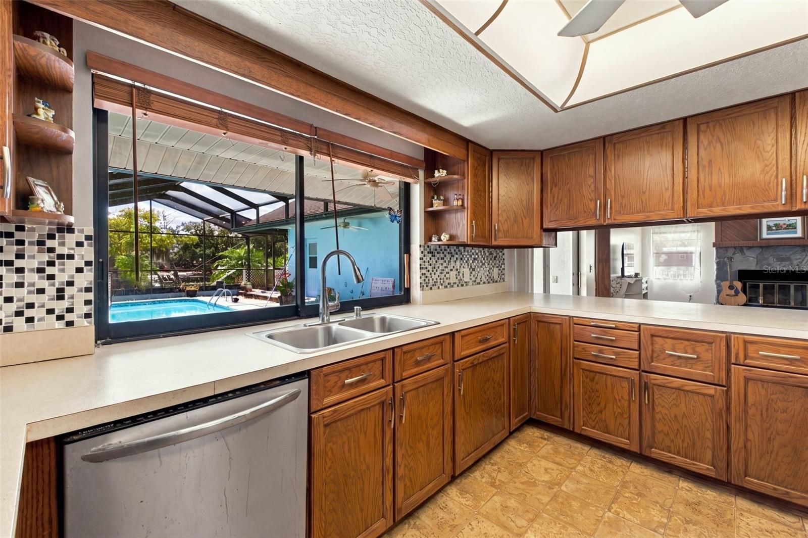 6674 River Rd Property Photo 11