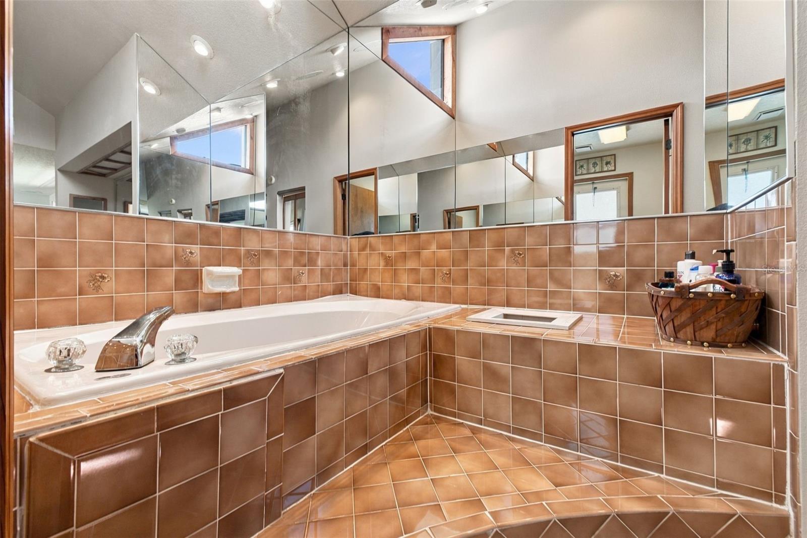 6674 River Rd Property Photo 16