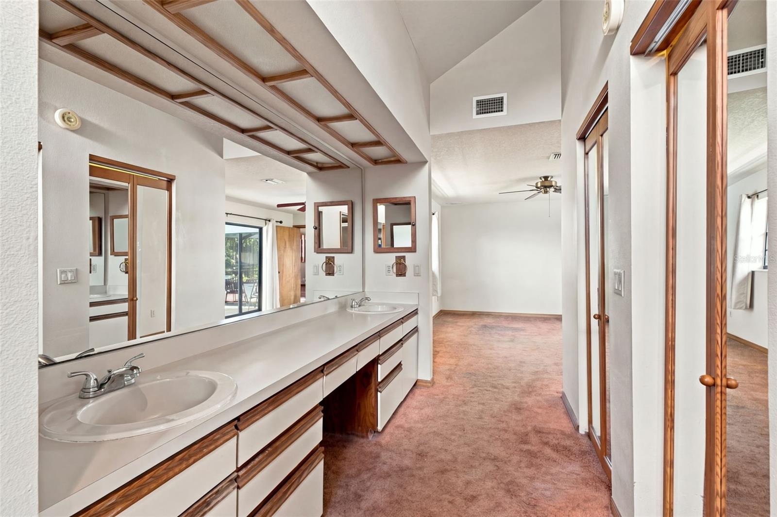 6674 River Rd Property Photo 17