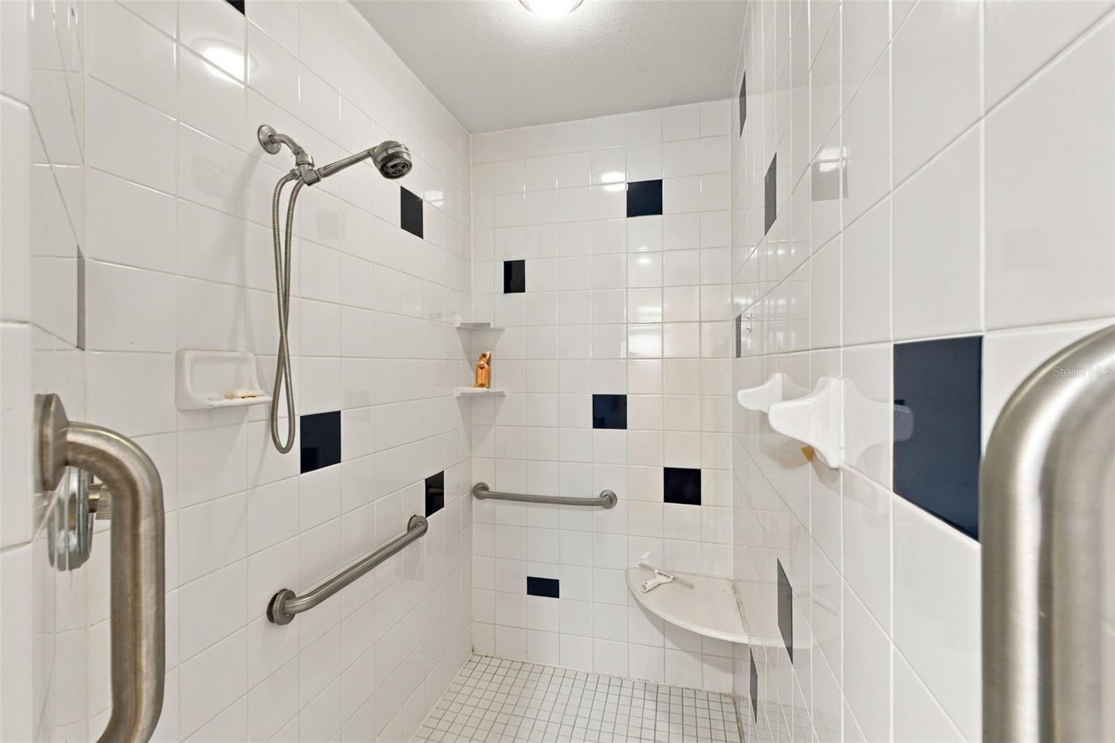 6674 River Rd Property Photo 40