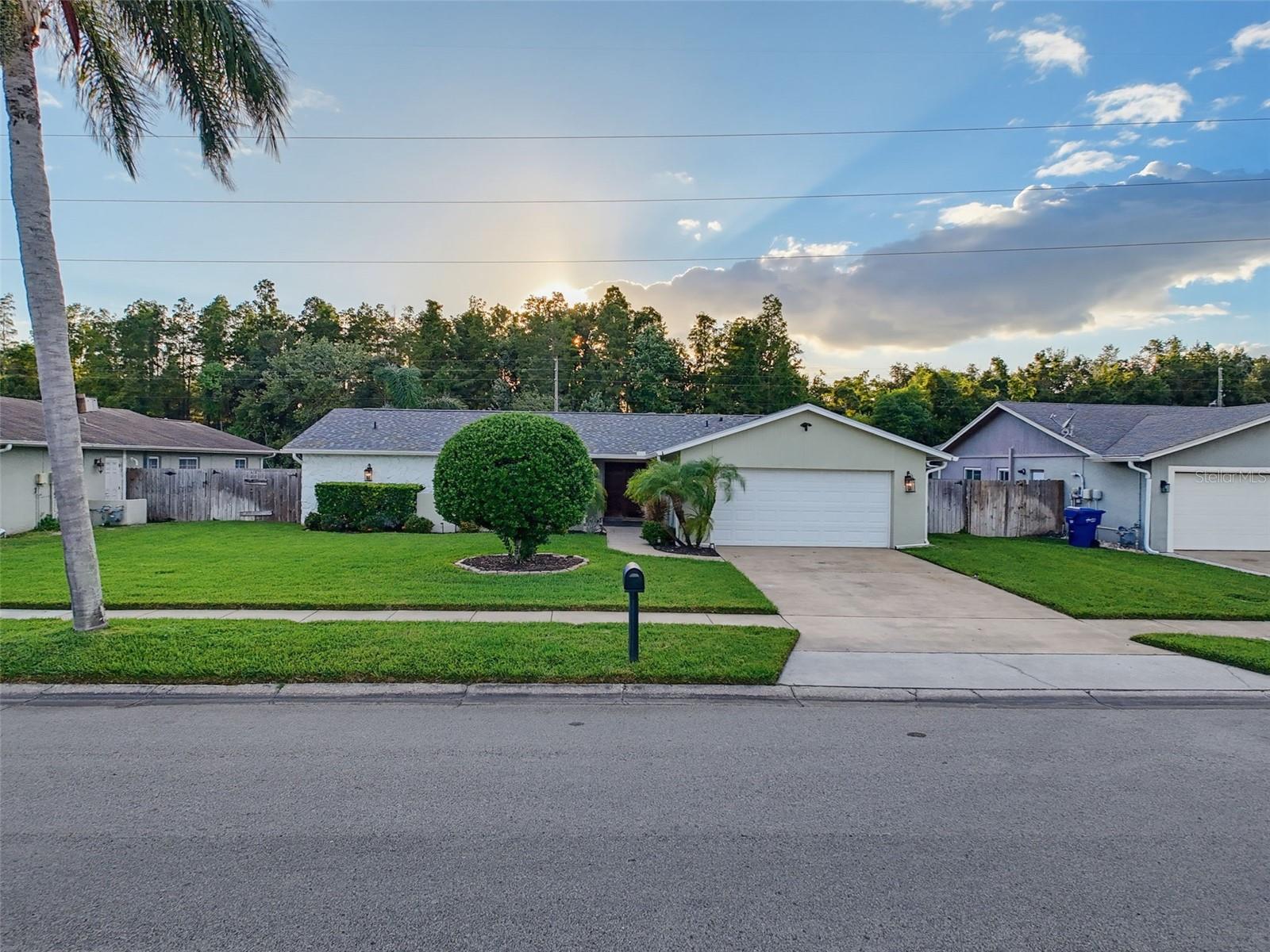 1846 Del Robles Dr Property Photo 4