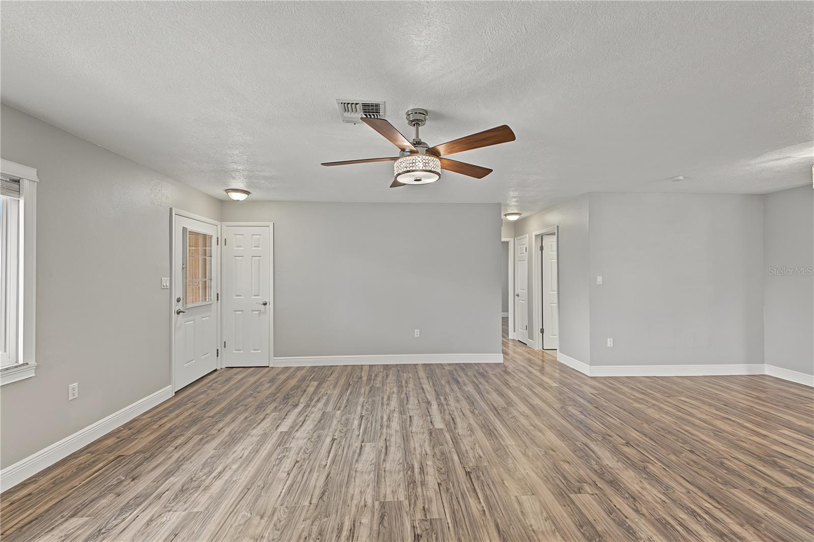 4502 Bayridge Ct Property Photo 9