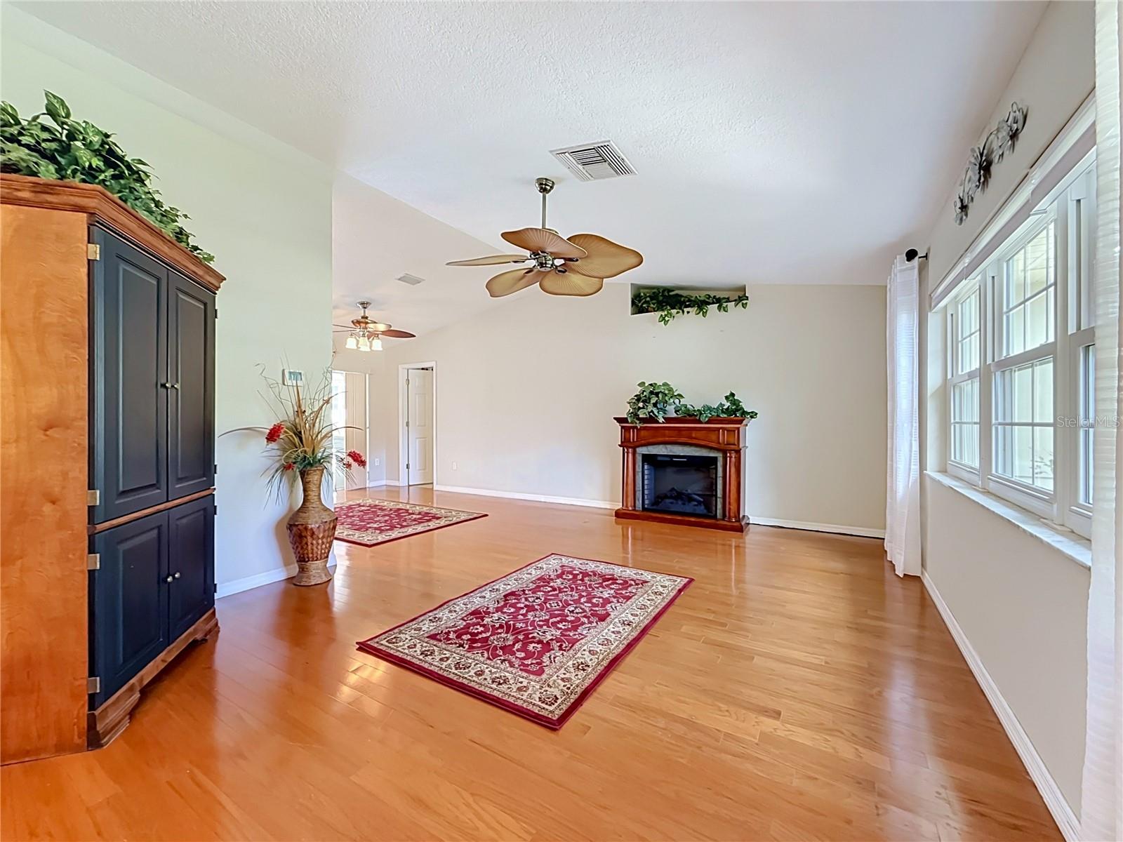10440 Norvell Rd Property Photo 8