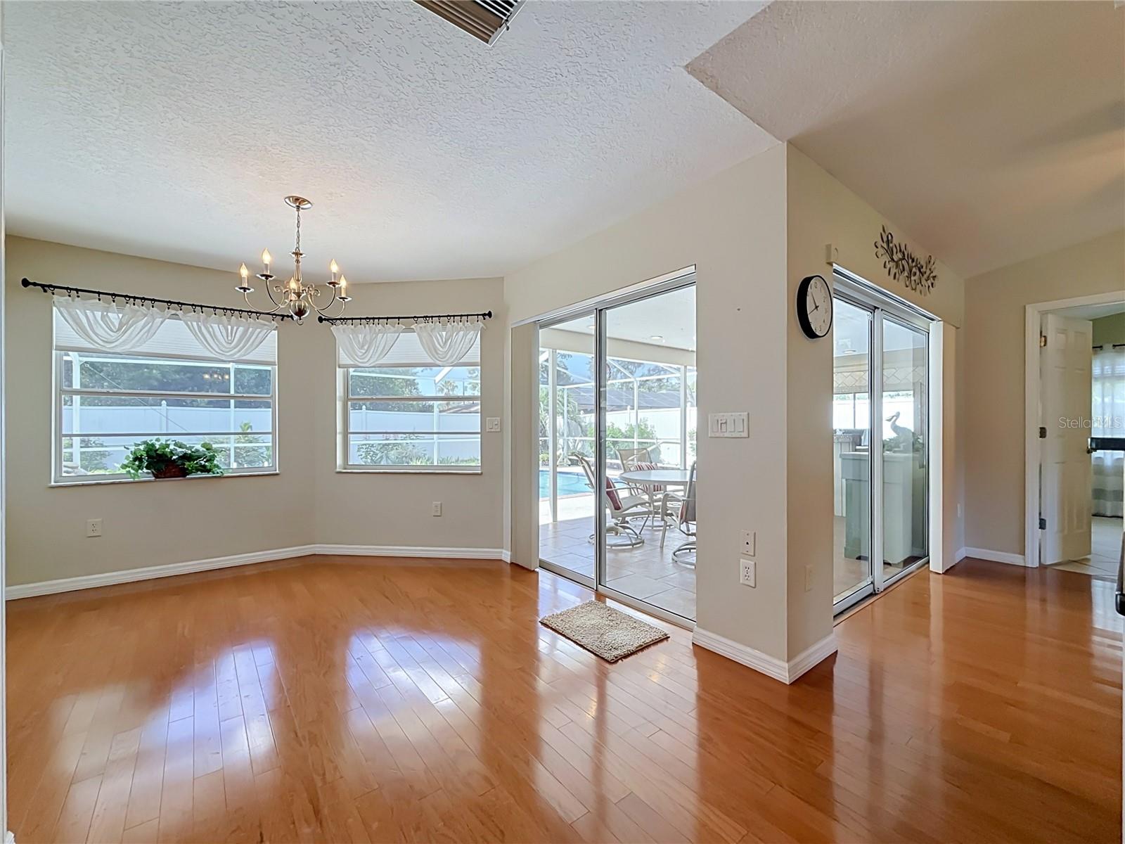 10440 Norvell Rd Property Photo 32