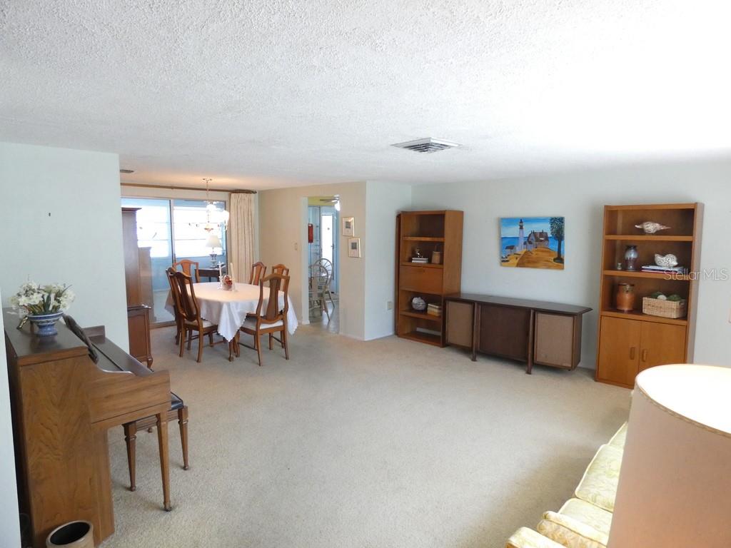 7207 Ashwood Dr Property Photo 6