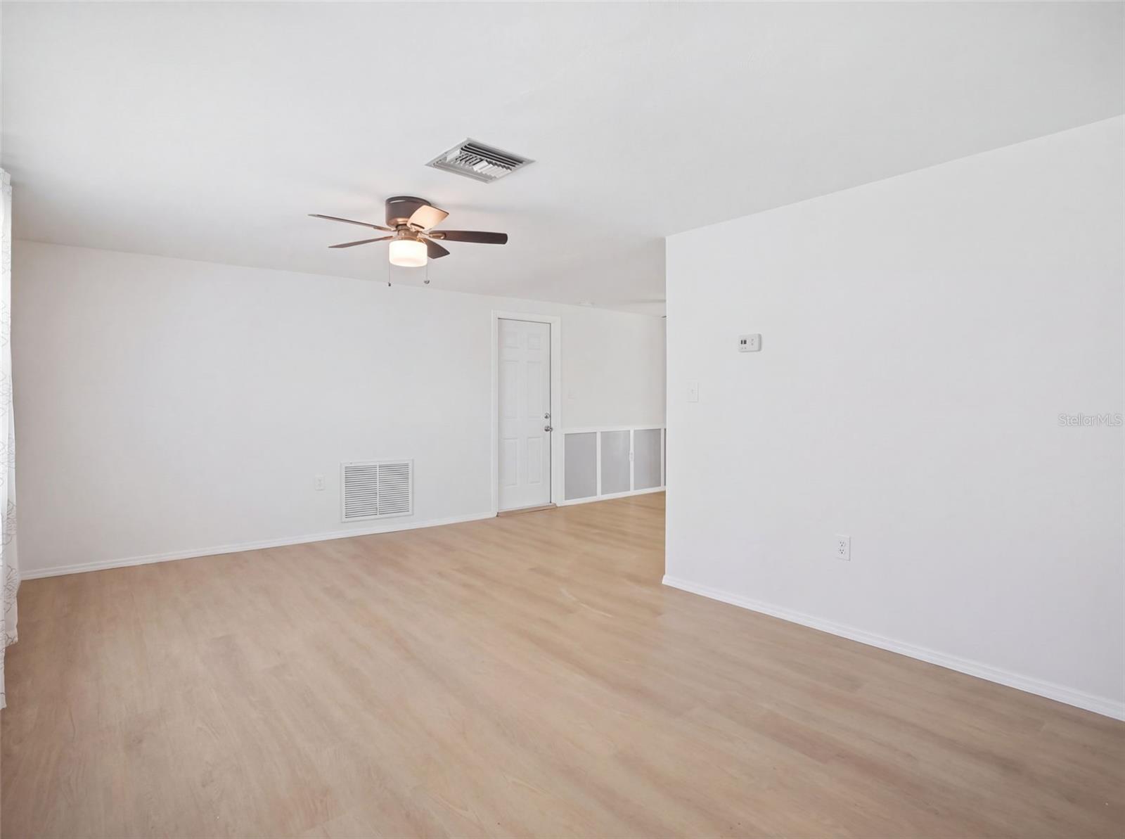 1031 Classic Dr Property Photo 6