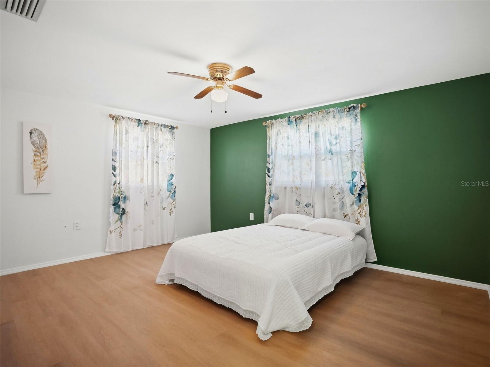 1031 Classic Dr Property Photo 23