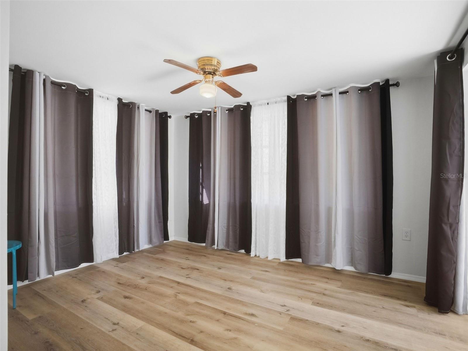 1031 Classic Dr Property Photo 29