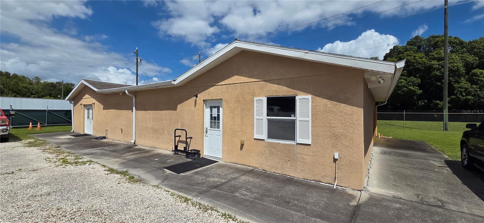W7889647 Property Photo 1