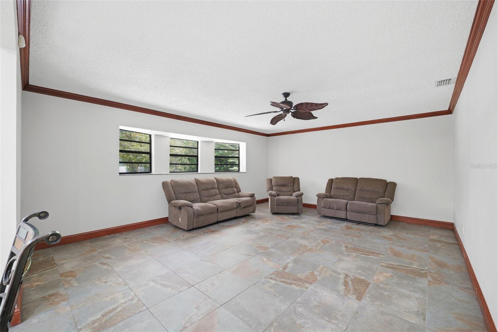 15440 Hays Rd Property Photo 9