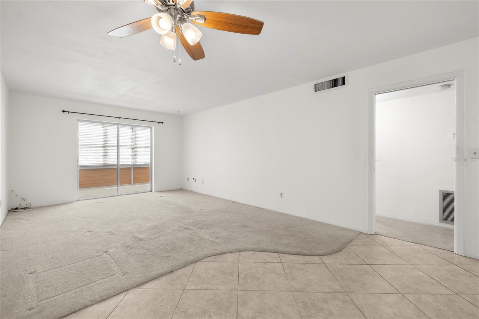 400 Glennes Ln #206 Property Photo 5