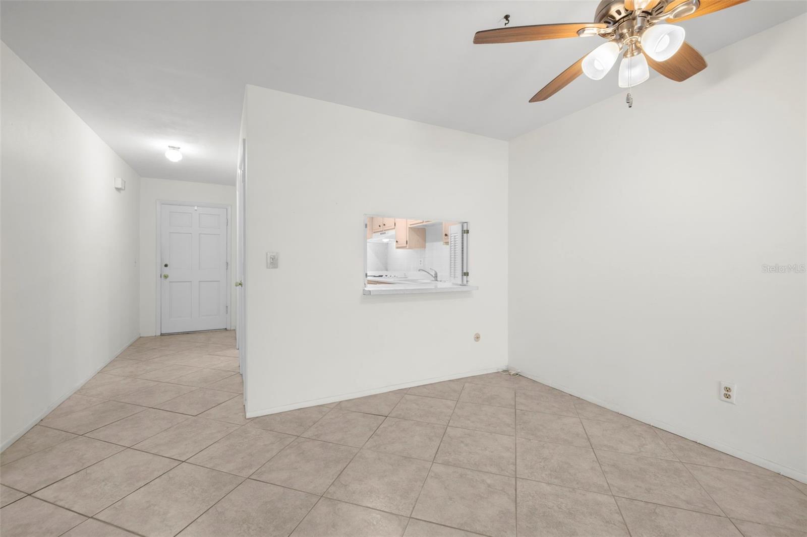 400 Glennes Ln #206 Property Photo 8