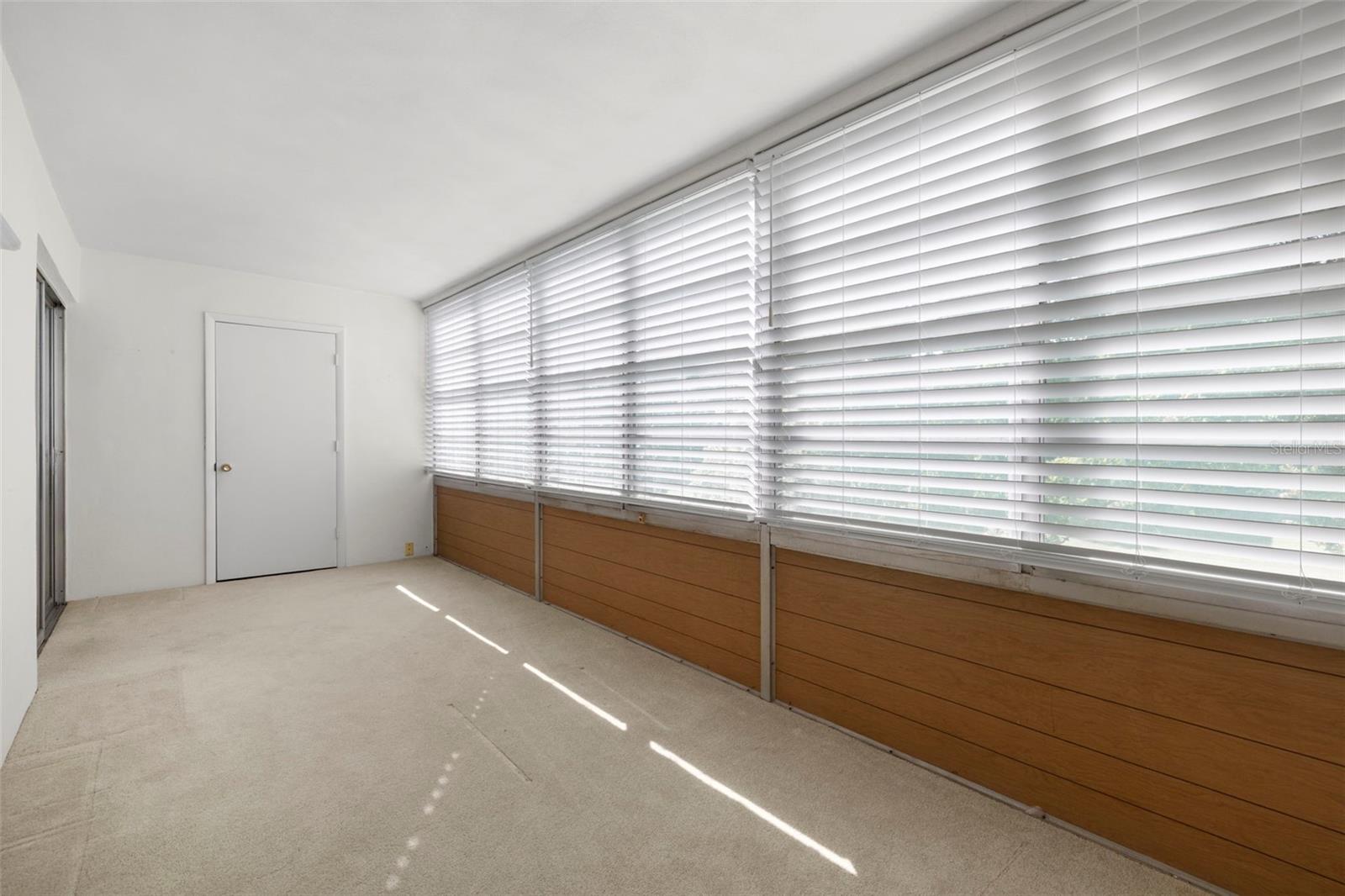 400 Glennes Ln #206 Property Photo 19