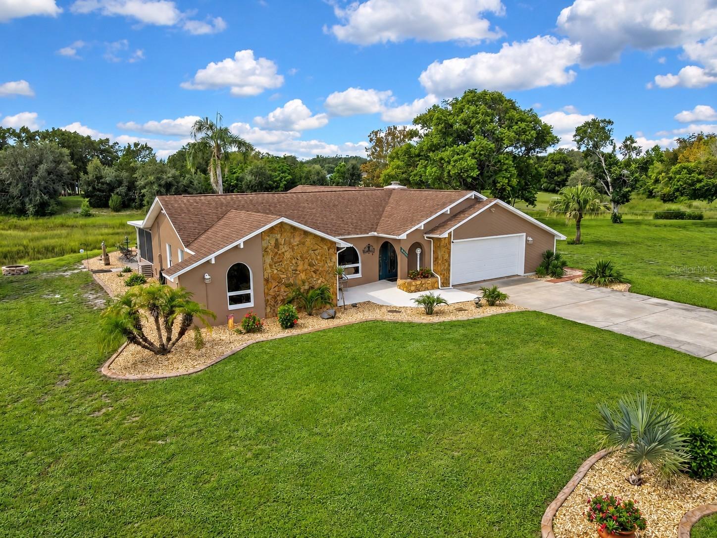 8098 Shorecrest Ct Property Photo 1