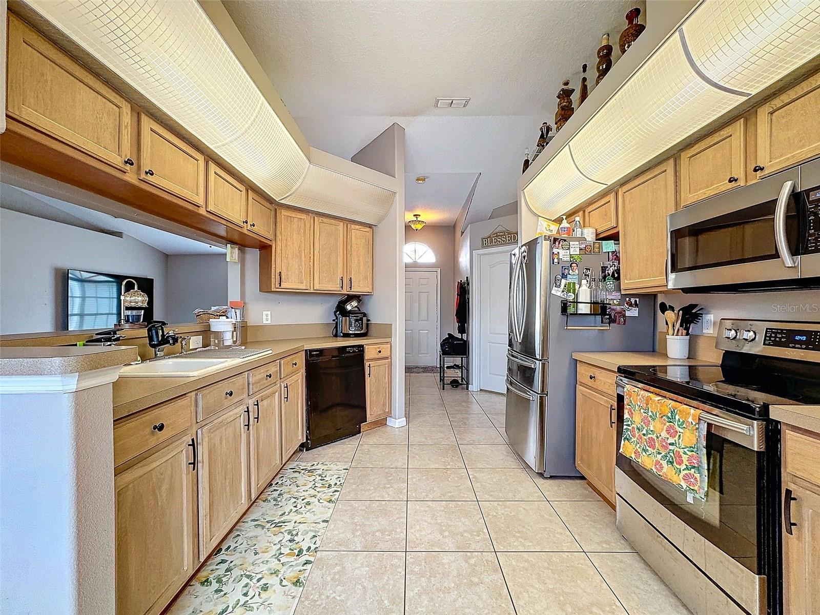 2165 Bolger Ave Property Photo 12