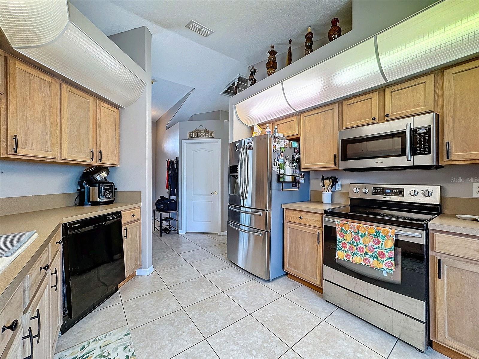 2165 Bolger Ave Property Photo 14
