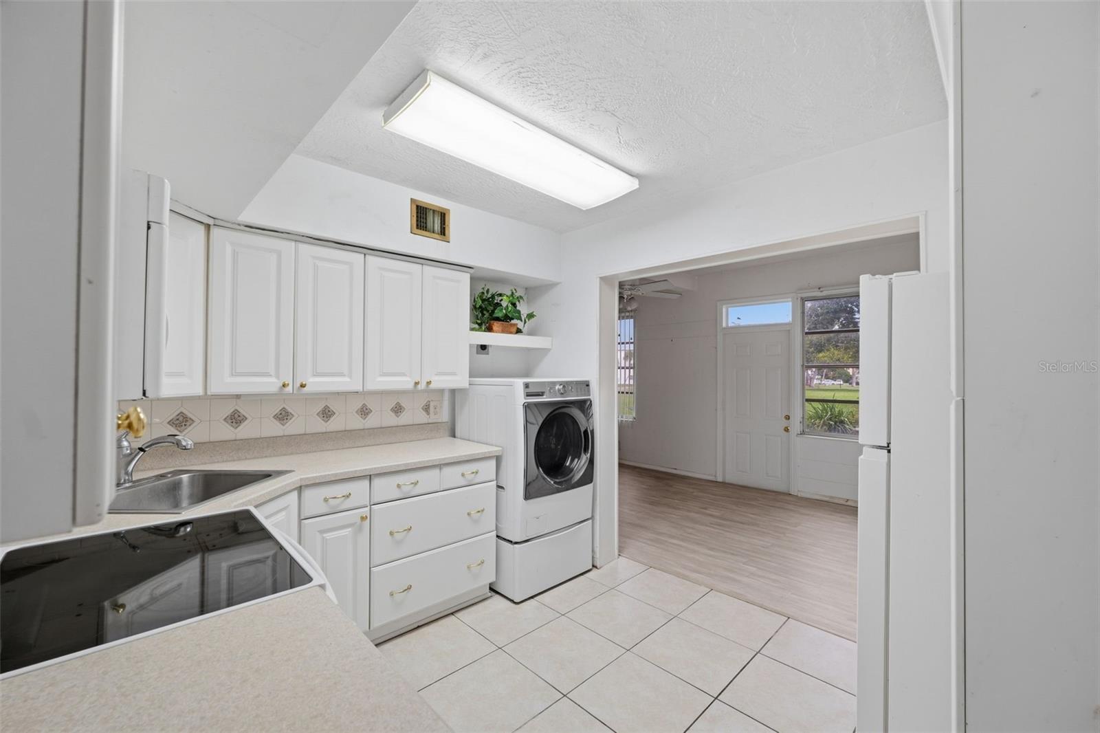 2434 Australia Way E #10 Property Photo 6