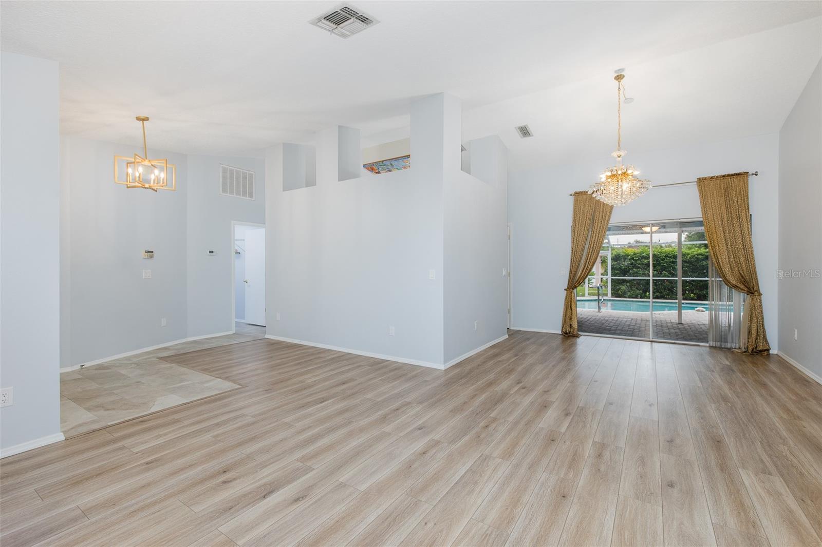 1775 Stable Trl Property Photo 12