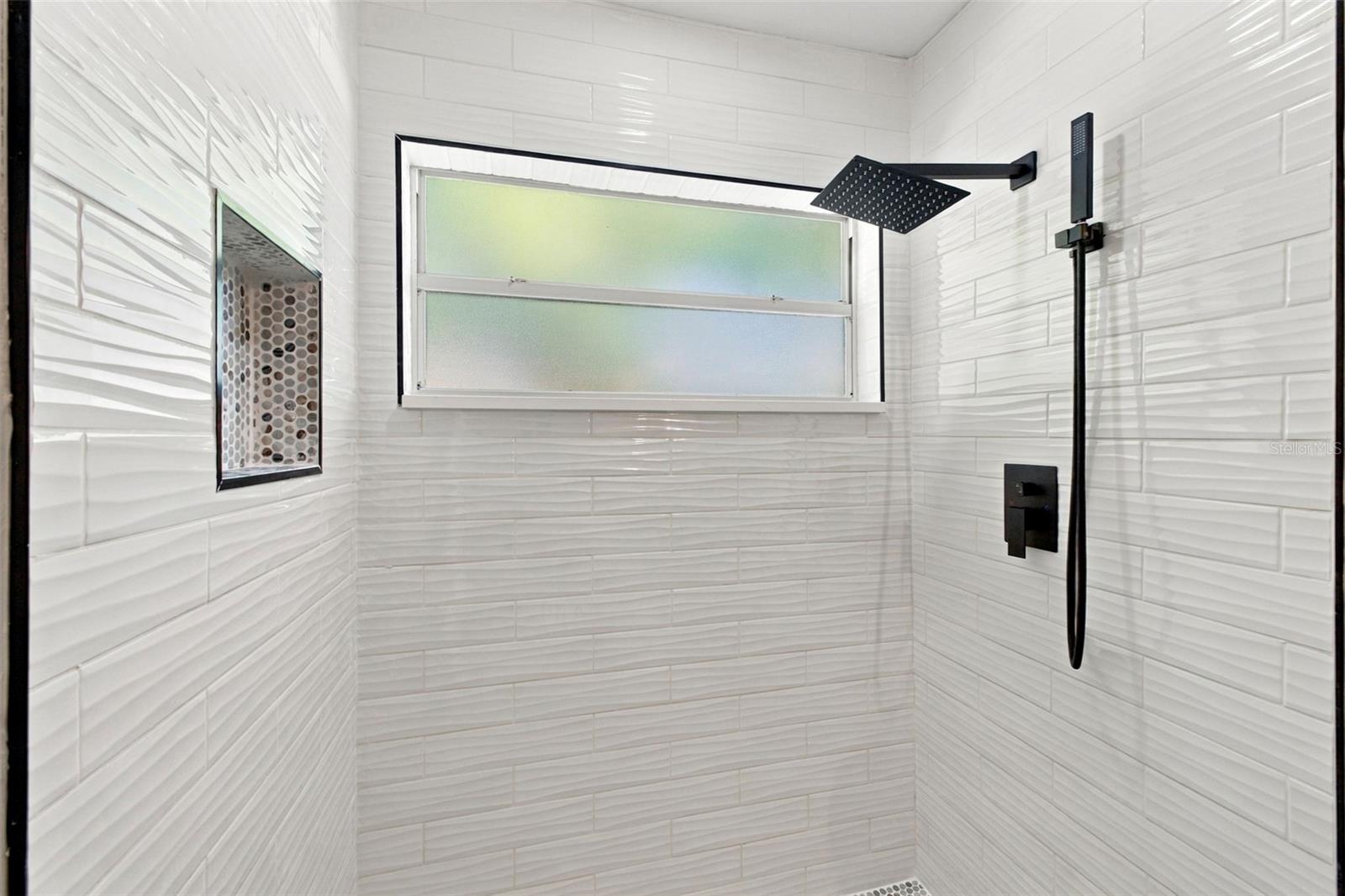W7889769 Property Photo 15