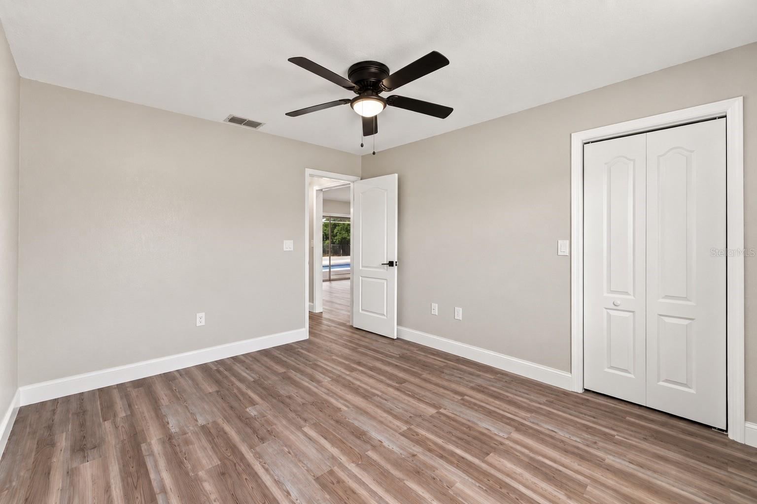 W7889769 Property Photo 20