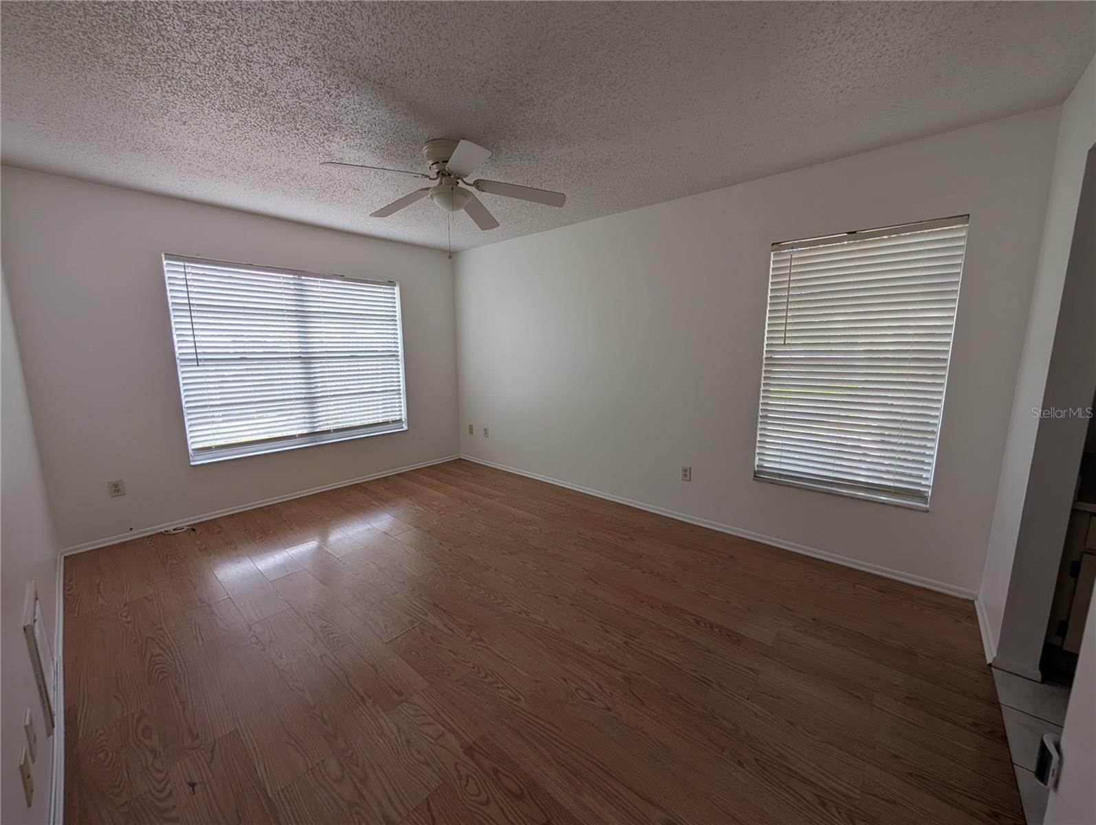 1130 Dover Ct Property Photo 6
